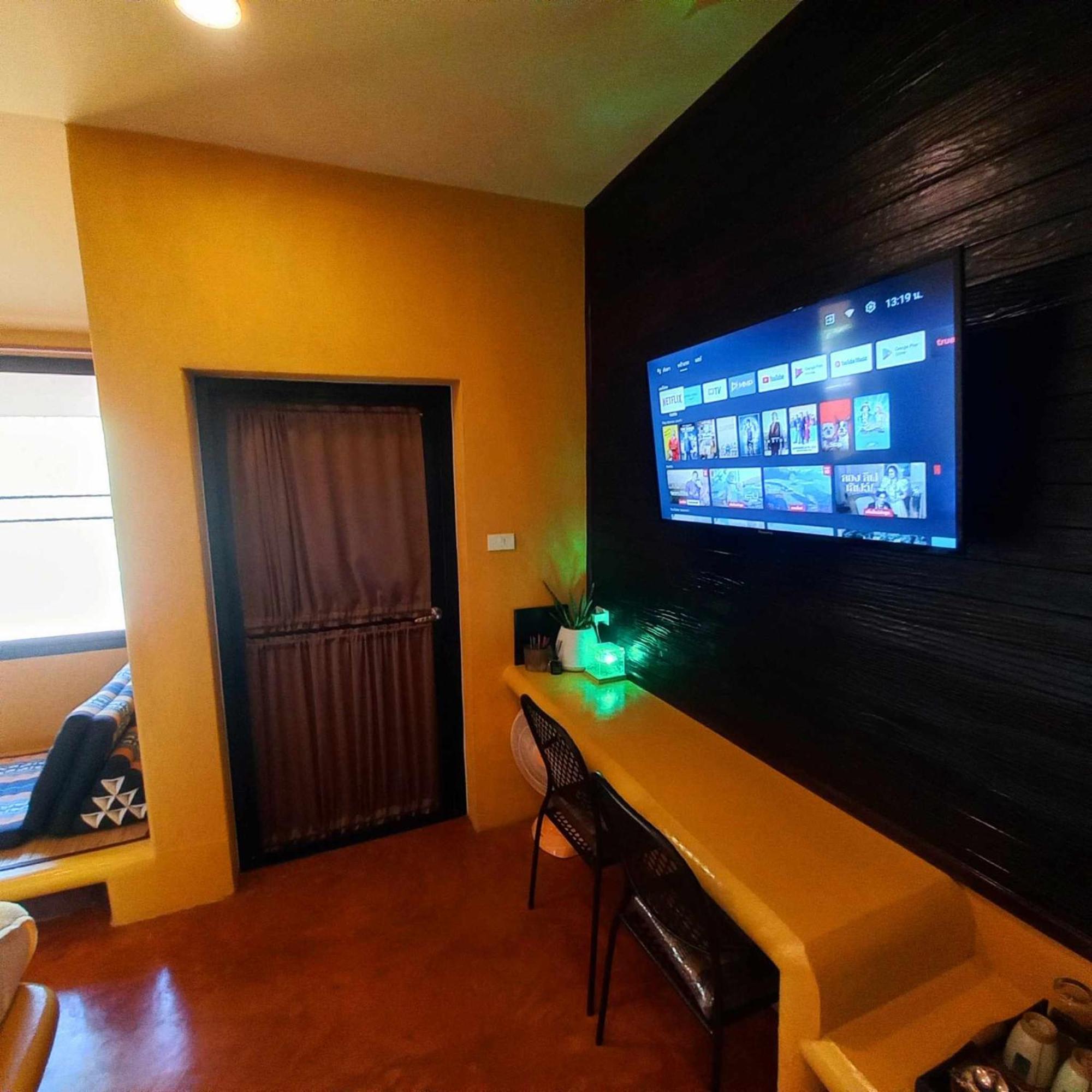 Bar Horizon Hostel Чумпхон Экстерьер фото